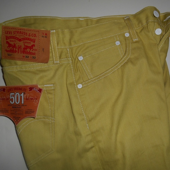 NWT Levis 501 Original Fit Button Fly Yellow Men - Picture 1 of 8